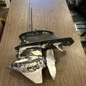 Rkl-29e Johnson Evinrude 1967 - 1976 Lower Unit With Propeller 40 Hp