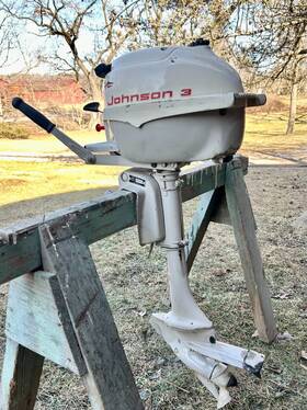 Jw-17s Johnson 1962 3 Hp White Outboard Motor - Used