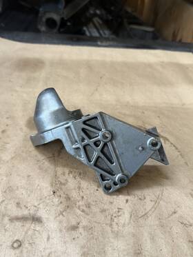 84930m Mariner Oem Yamaha / 30 Hp Starter Motor Mounting Bracket Pn# B-133