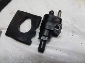 15781a1 Mercury 1989 60hp 3-cyl Fuel Connector Grommet 17969 Outboard Boat Motor