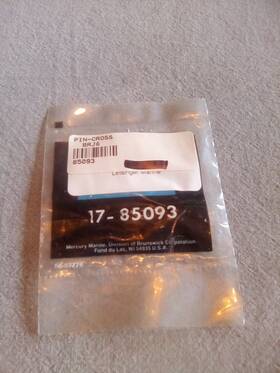 17-85093 Mercury Quicksilver Pin-cross