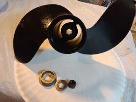 48-31504a1 Mercury 31504 31504a1 Outboard Propeller 9x10 6 Spline 110 9.8hp 7/16 Bore Nice Prop