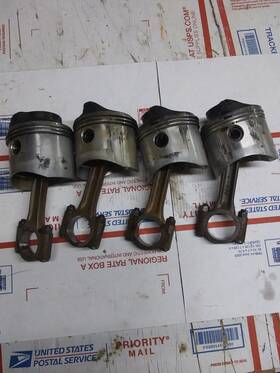724-2537a Mercury 10-50hp Pistons And Rods 2 Have Some Scuffing