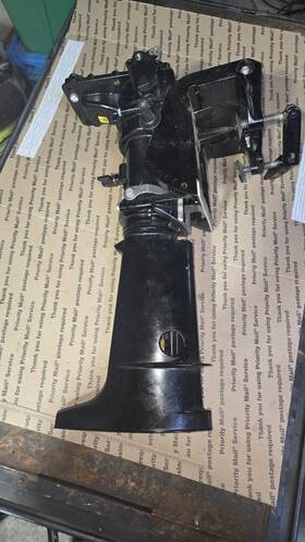 803591t1 Mercury / Tohatsu 4 - 6 H.p 4-stroke. Exhaust Housing And Transom Clamp