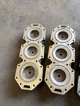 812851-c2 Mercury Pair 225 Offshore 3.0l Cylinder Heads Carbureted 250