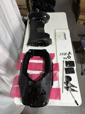 8218447 Mercury 50hp Outboard 2009 Driveshaft Exhaust Housing Lower Cowl Engine Mounts