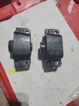 835410t2 Mercury 1998-05 4 Stroke Outboard 9.9 15hp Upper Mount Pair 835410t E8