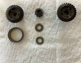 85135 Mercury 85131 85132 18 Hp 20 25 Early Lower Unit Gear Set