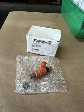 880887t1 Mercury New Oem / Quicksilver Fuel Injector Pn# B-92