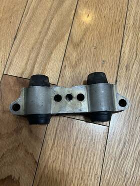 881900t Mercury 75 80 90 115 125 Hp Upper Silence Rubber Motor Mount Bushing