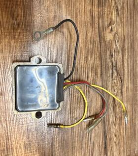 892114-001 Mercury 40 Outboard Voltage Regulator