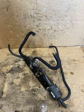 895751 Mercury Optimax 75-125 2 Stroke Outboard Fuel Rail With Injectors