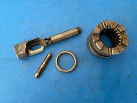 8m0028663 Mercury 8m0057749 115hp Gearcase Casting Clutch Rod Dog Parts