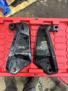 8m0057721 Mercury 8m0061365 Oem Transom Bracket Port And Starboard 150