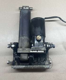 898447t01 Mercury 8m0171818 Mariner 115hp Power Trim And Tilt Asbly 8m0090335