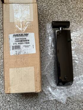 8m0192218 Mercury Genuine Oem Cyl-assy-trim New