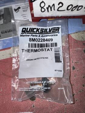8m0228409 Mercury New / Quicksilver Thermostat Nip