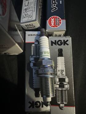 Ngk-zfr5f Ngk Spark Plugs Oem Original Part For Mercury Zfr5f