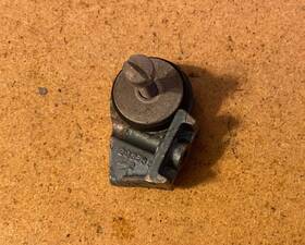 0203585 Omc Johnson Evinrude Top Cowl Bracket 203585 1957 35hp