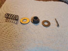 0303518 Omc Johnson Evinrude 303518 303535 Needle Valve Spring Grommet 50s 5.5hp And More