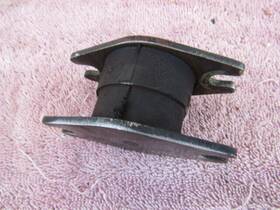 0303881 Omc Evinrude Johnson Antique Outboard Motor Lower Front Engine Mount 303881