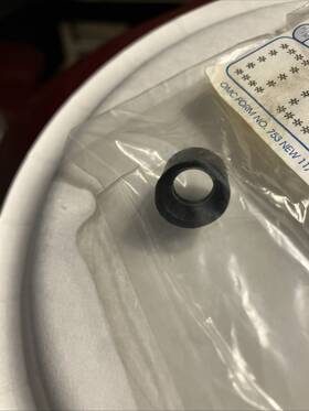 0324045 Omc Johnson Evinrude Water Tube Upper Grommet 324045 Oem New