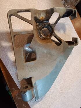 0324592 Omc Johnson Evinrude 389568 324592 Cast# Steering Bracket 5hp 7.5hp 1980 1981