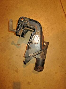 0330507 Omc Johnson Evinrude Oem 88-92 9.9-15 Hp 2 Stroke Complete Swivel Bracket Clamps
