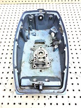 0388953 Omc Evinrude Johnson Lower Motor Cover Assembly 322708