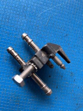 0329619 Omc 0394313 329619 394313 Johnson Evinrude Oem Engine Side Lower Cowl Fuel Connector With Bolt