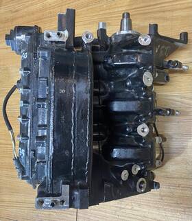 0438067 Omc 25 35 Hp Johnson Evinrude Powerhead Crankcase Assembly 3 Cylinder 1996-2001