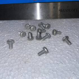 303737 Omc New Oem Johnson Evinrude Screw Lot Of 13. Free Postage
