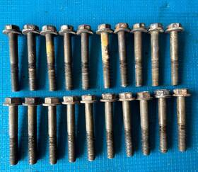 307267 Omc Johnson Evinrude 1998 110hp V4 Outboard Head& Block Bolts Lot Of 20