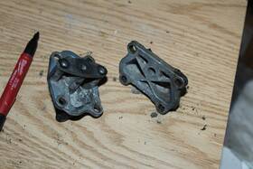 314817 Omc Evinrude Johnson Bypass Cover / Fuel Pump Mount Used Free Shipping
