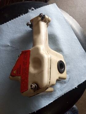 319290 Omc 319289 Johnson Evinrude 9.9 15 Intake Air Silencer And Cover With Screws