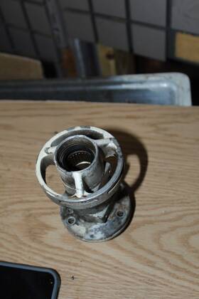 320037 Omc Evinrude Johnson Bearing Carrier Used Free Shipping Freshwater