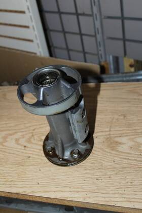 0393300 Omc 328322 Stringer Bearing Carrier V6 V8 Johnson Evinrude Outboard