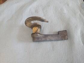 1974-ft92 Omc 328767 Johnson Evinrude 9.9 15 Rear Cowl Latch With Hook 319064