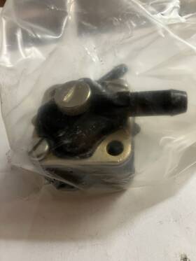 0388833 Omc 388833 P/n Evinrude Johnson 6-15 Hp Outboard Fuel Pump Assy B1002