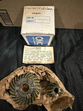 393633 Omc Johnson Evinrude Pinion And Forward Gear New Oem
