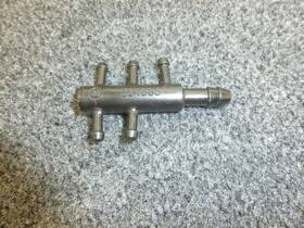 0394385 Omc 394385 New Oem Johnson Evinrude Fuel Rail Manifold - Assembly