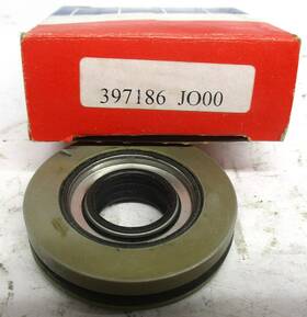 0397186 Omc 397186 Johnson Evinrude Prop Shaft Seal And Housing Pt #