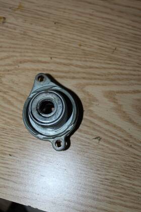 434294 Omc Evinrude Johnson 4 6 8 Bearing Carrier Used Freshwater Free Shipping