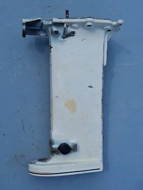0395157 Omc 436192 395157 0436192 87 Evinrude Johnson 25hp Outboard Midsection Exhaust Housing Short