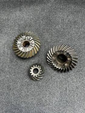 343392 Omc 438492 Lower Unit Gear Set New Old Stock 343393 Oem