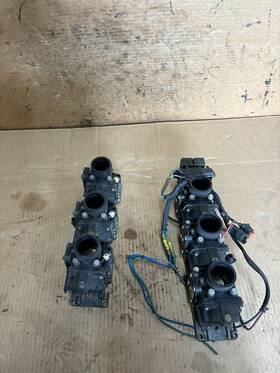 5002131 Omc 5002132 Johnson Evinrude V6 150hp 60 Degree Carburetor Carb Set