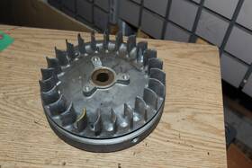 580712 Omc Evinrude Johnson Snowmobile Flywheel Used Free Shipping