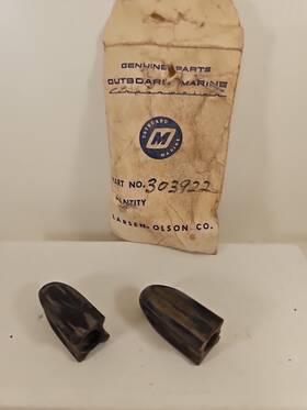 0303922 Omc Brp 303922 New Lot Of 2 Rubber Cowling Bumber Vintage Nla