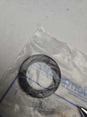 26-14077 Sierra 030999562456 Genuine 18-2077 Oil Seal Mercury Nos Oem Omc153