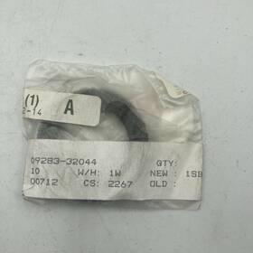 09283-32044 Suzuki New Sealed Oem Genuine Oil Seal Ships Free